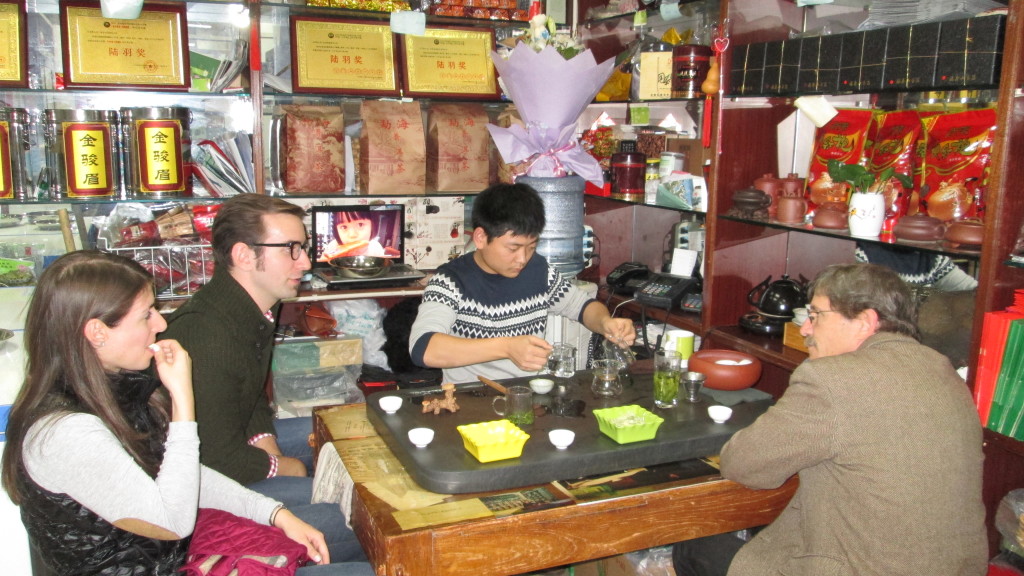 Visiting Beijing's tea market