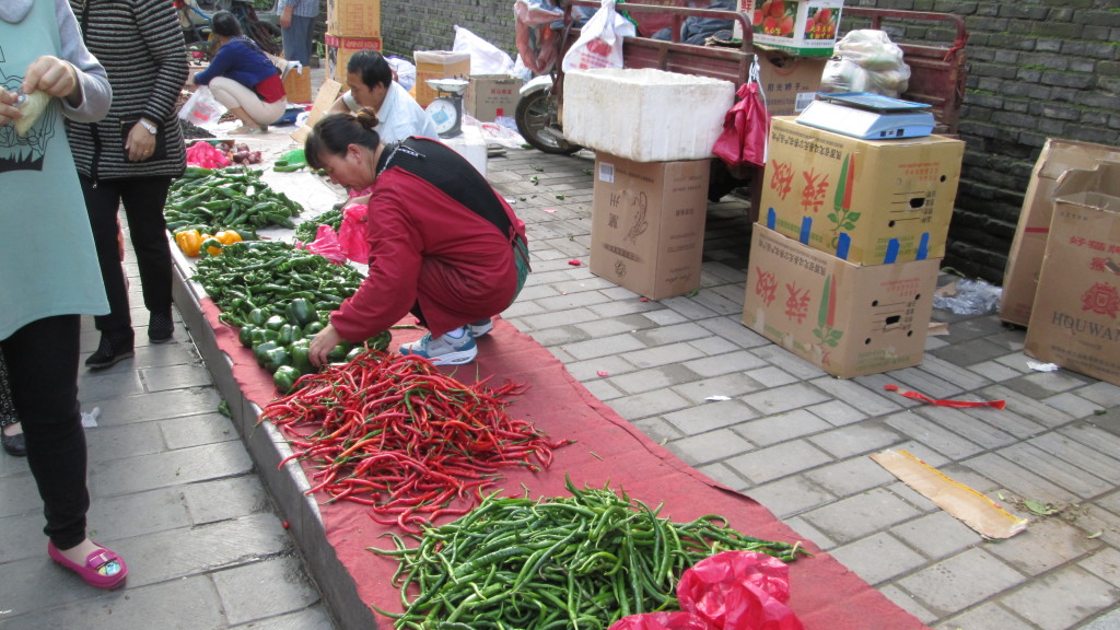 Chinese morning market--"Red or Green?"